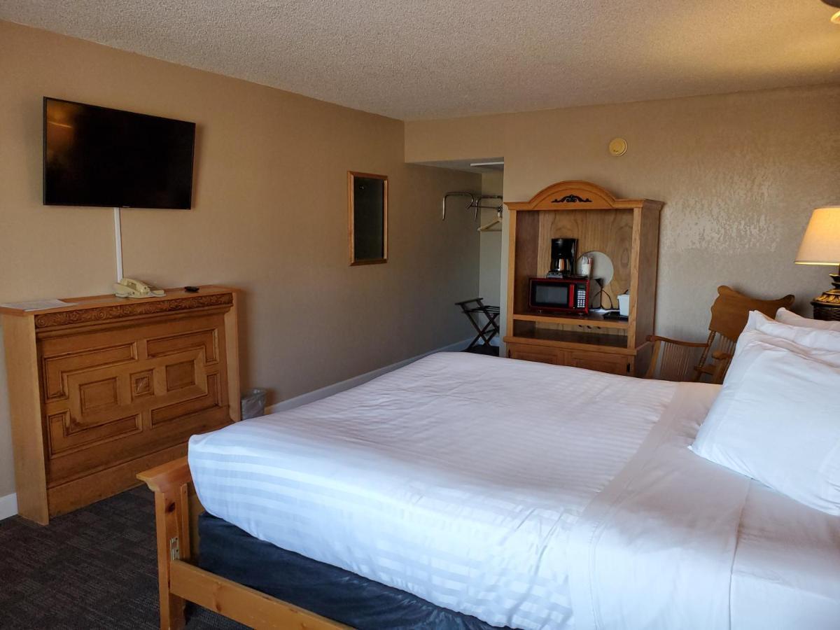 Kansas Country Inn Oakley エクステリア 写真