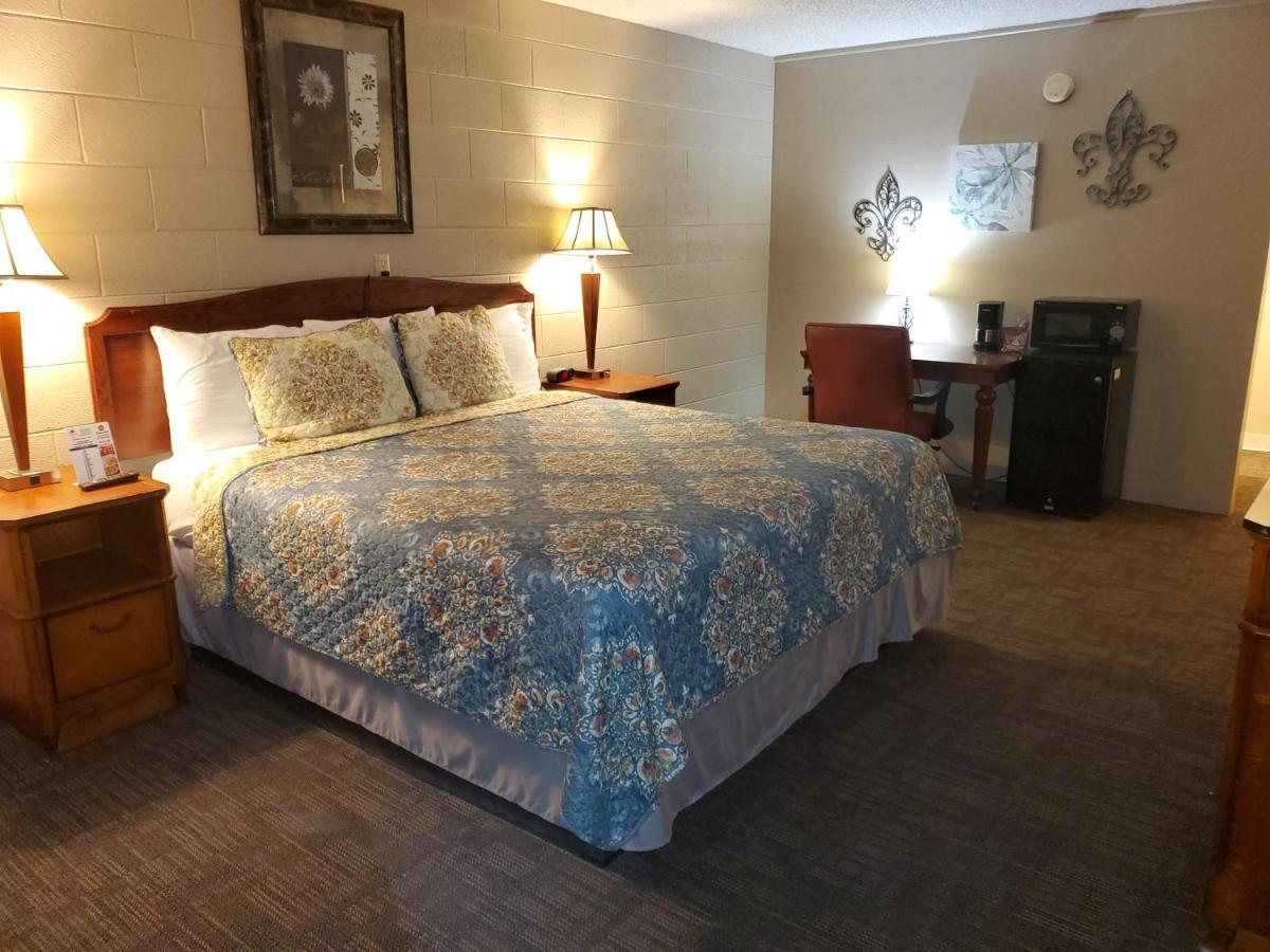 Kansas Country Inn Oakley エクステリア 写真