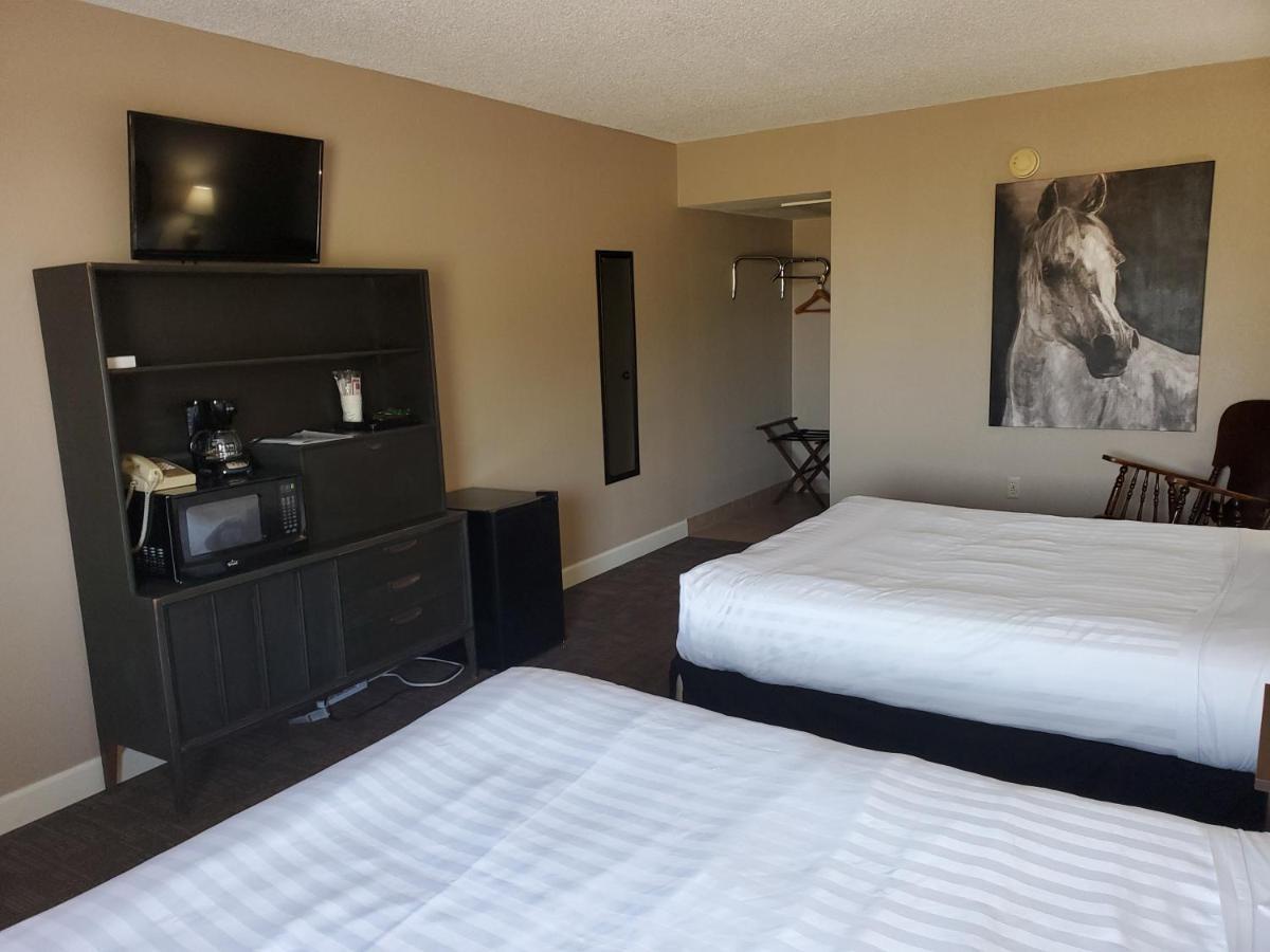 Kansas Country Inn Oakley エクステリア 写真