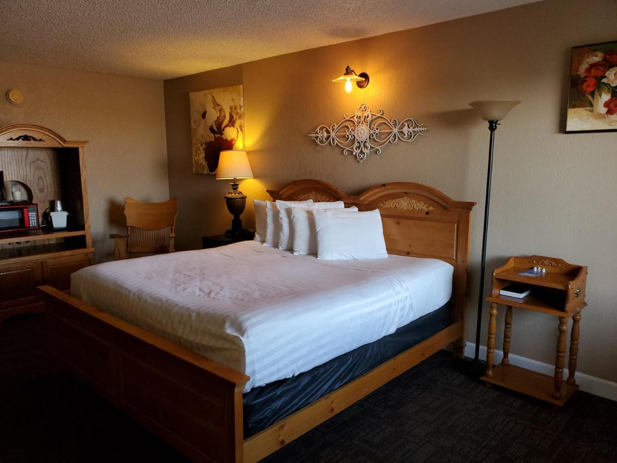 Kansas Country Inn Oakley エクステリア 写真