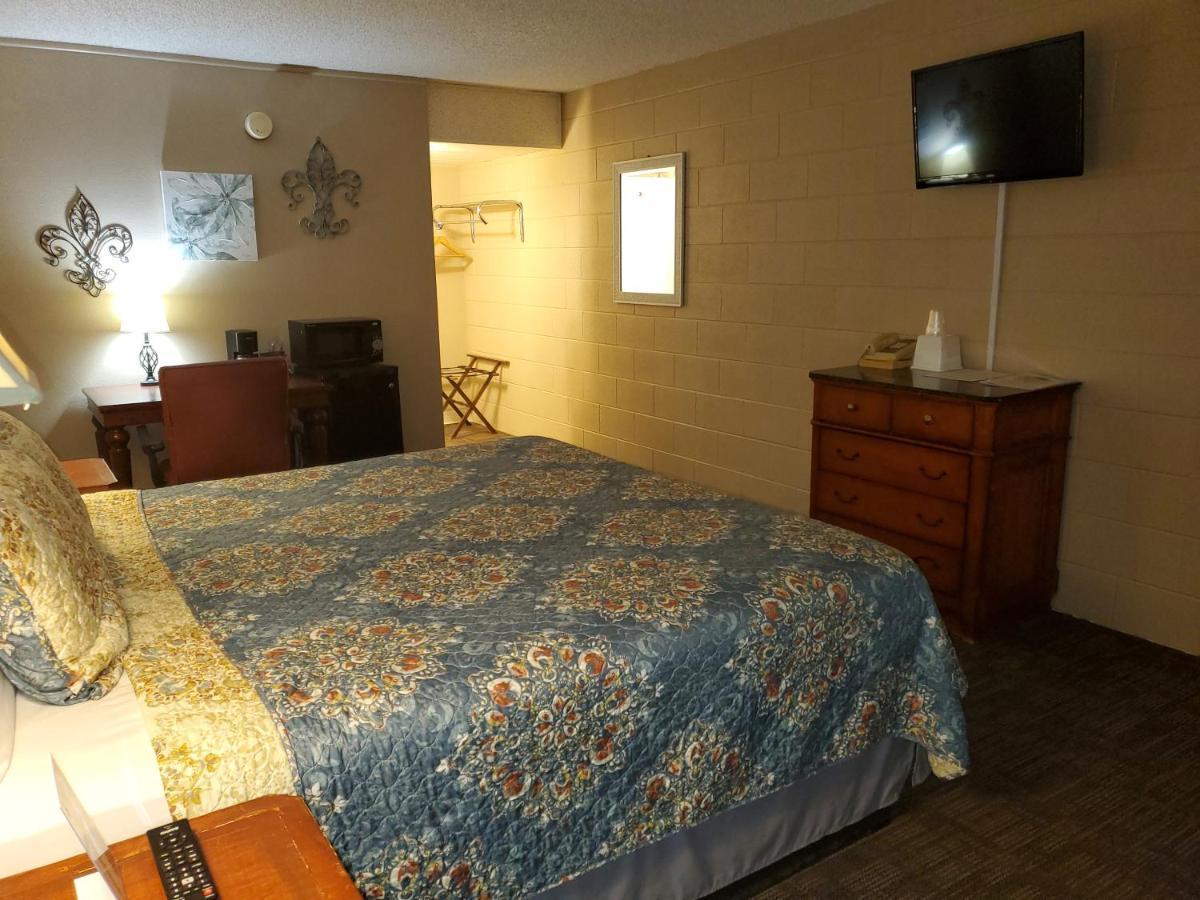 Kansas Country Inn Oakley エクステリア 写真