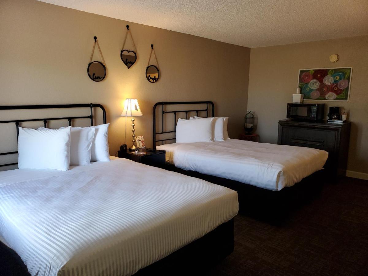 Kansas Country Inn Oakley エクステリア 写真