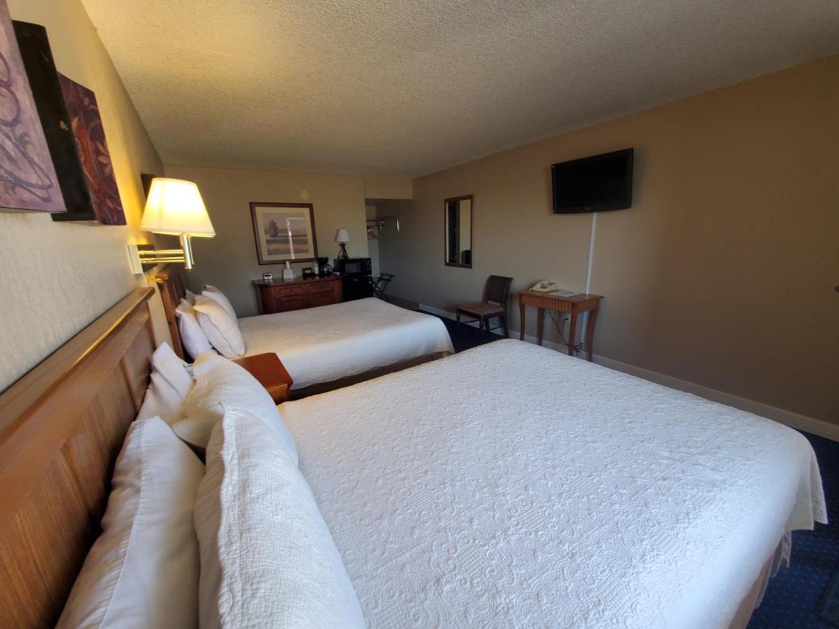 Kansas Country Inn Oakley エクステリア 写真