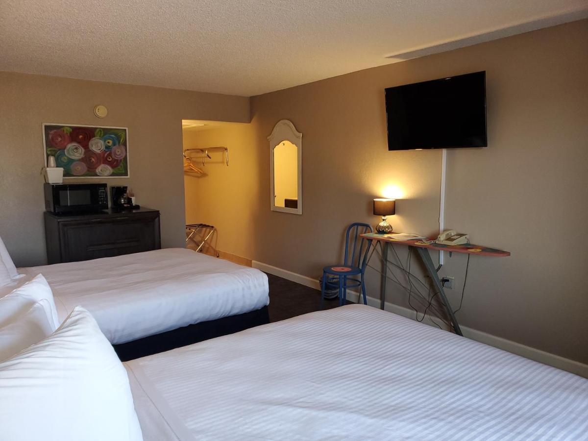 Kansas Country Inn Oakley エクステリア 写真