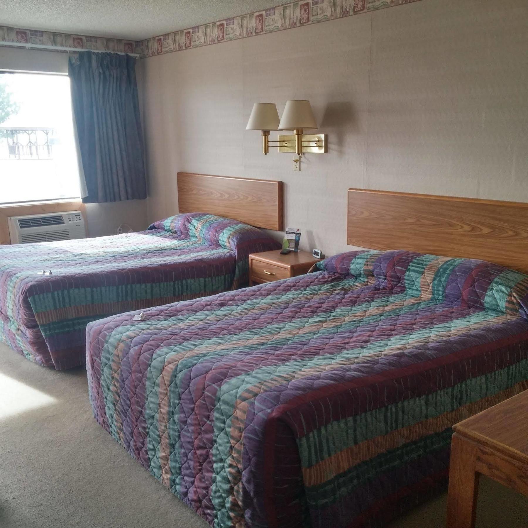 Kansas Country Inn Oakley エクステリア 写真