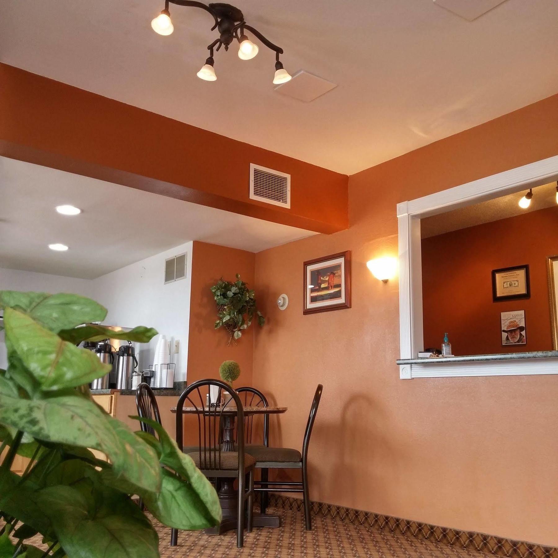 Kansas Country Inn Oakley エクステリア 写真